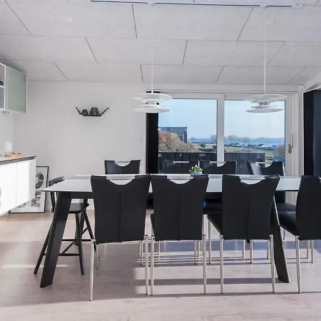 6 Person Holiday In أبينرا